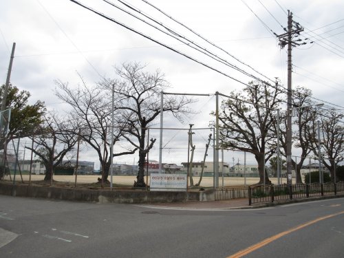 公園　多治井グラウンド（公園）まで353m