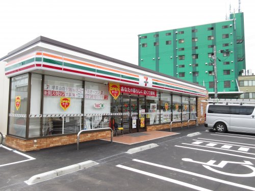 コンビニ　セブンーイレブン美原多治井黒山店（コンビニ）まで226m