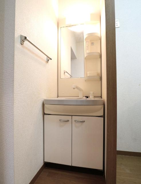 洗面設備　洗面所※同物件・同仕様画像