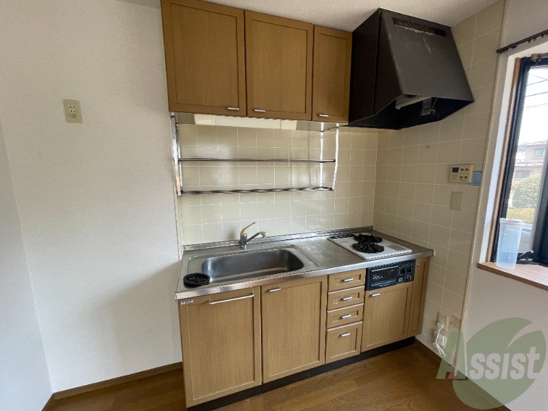 キッチン　キッチンはシステムキッチンです。お料理が捗りそうです。