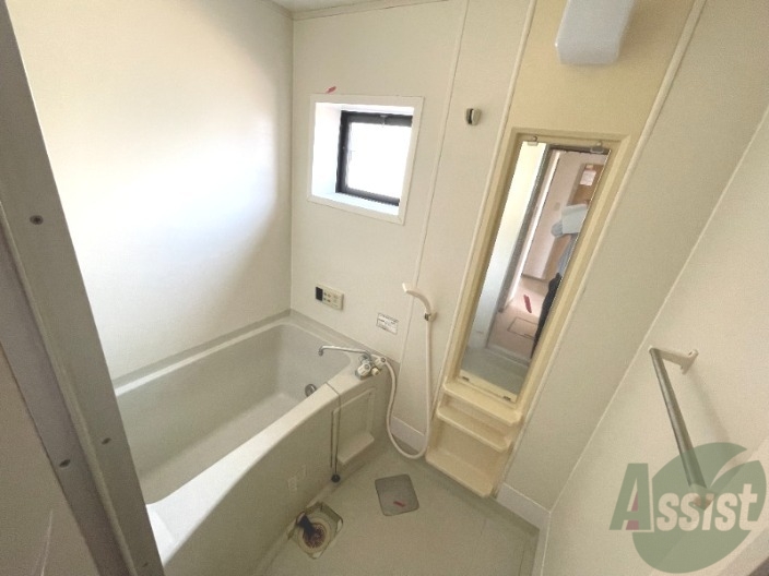 バス・シャワールーム　落ち着きのある浴室です。１日の疲れを癒してもらいましょう。