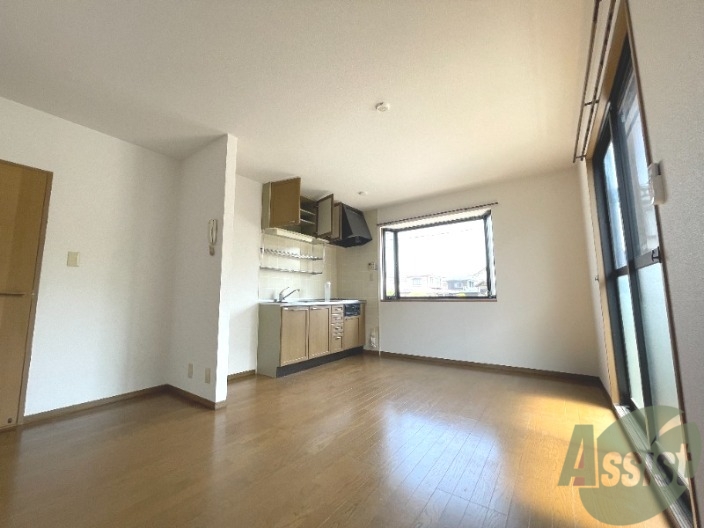 居室・リビング　ＬＤＫなので広々としていて開放感がありますね。