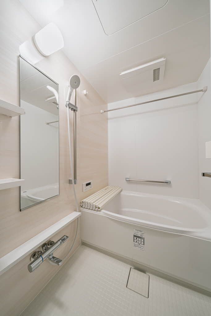 バス・シャワールーム　バスルーム