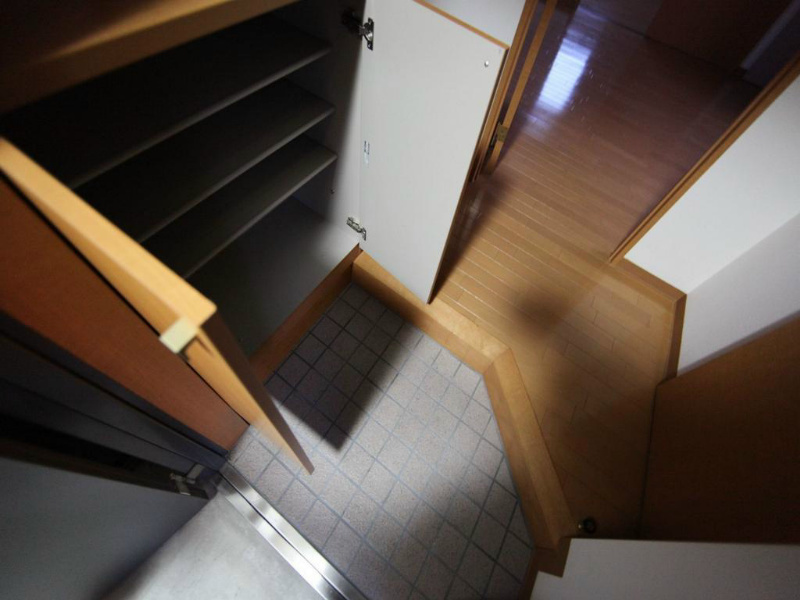 玄関　玄関　シューズボックス付