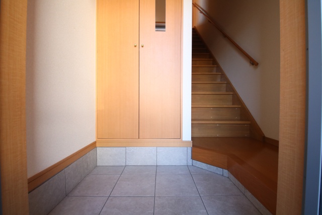 玄関　※別号室の参考写真です