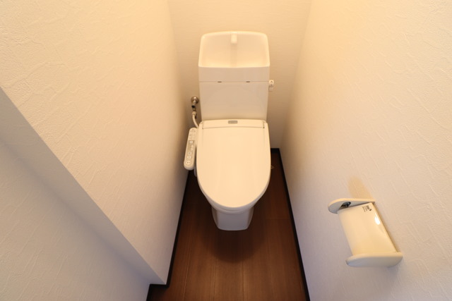 トイレ　温水洗浄便座