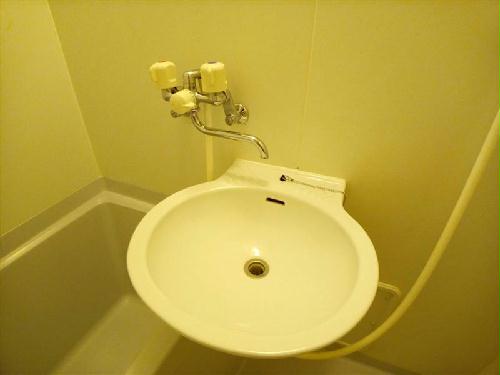 洗面設備　設備・仕様は号室により異なる為、現況を優先致します。