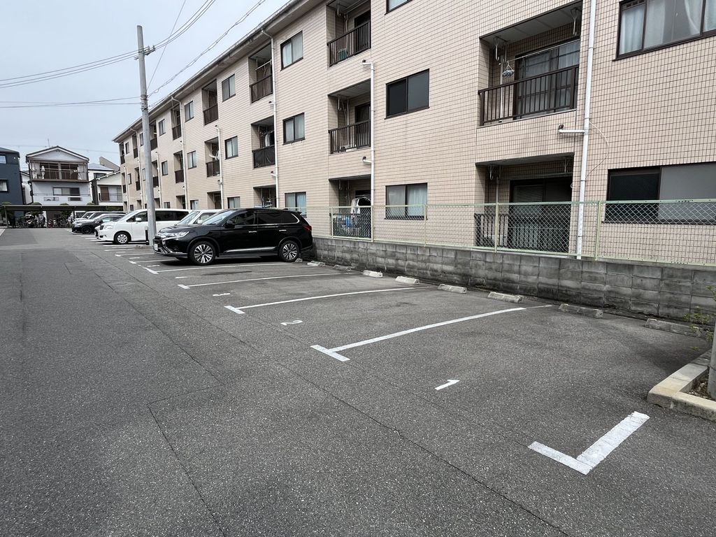 駐車場　駐車場