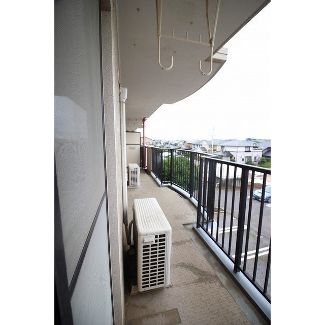 バルコニー　明るいバルコニー