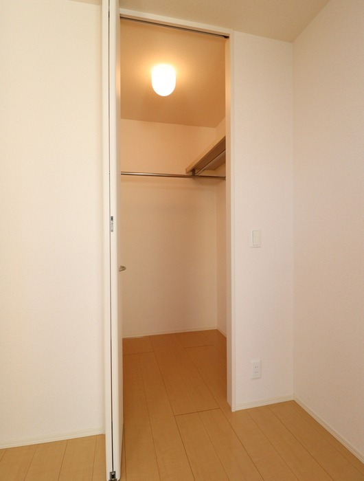 収納　ウォークインクローゼット