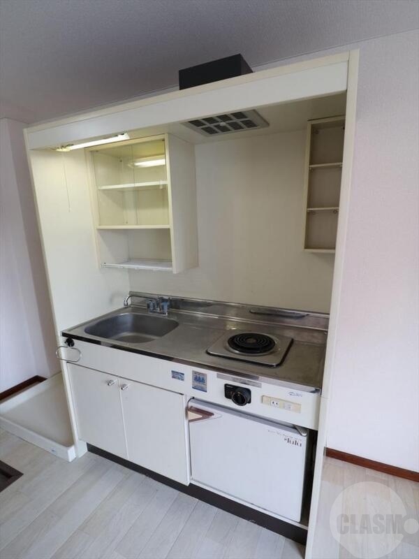 キッチン　コンロ・収納付きのキッチン