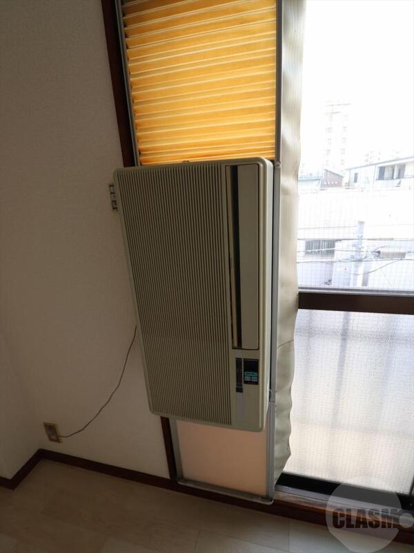 その他設備　窓用エアコン付き