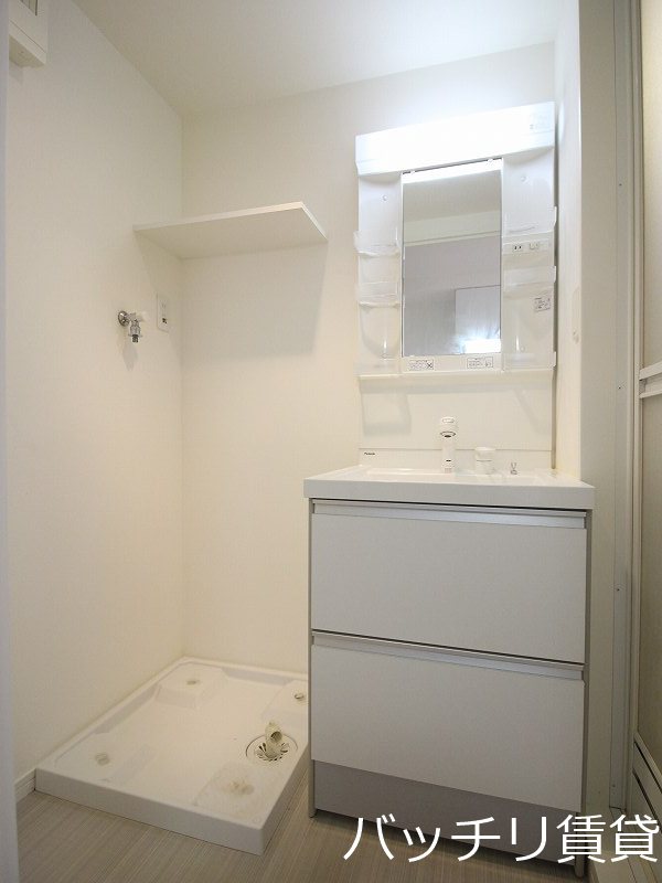 洗面設備　同型タイプの為、現状を優先致します。