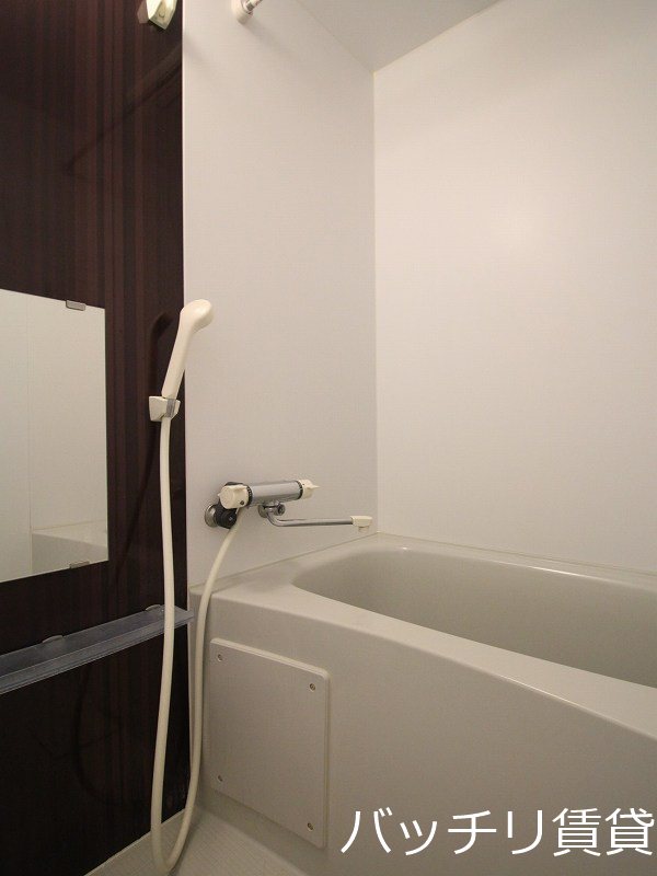 バス・シャワールーム　同型タイプの為、現状を優先致します。