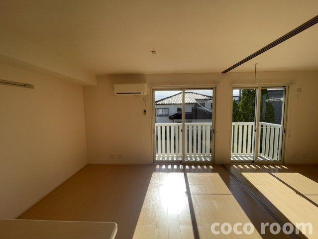 居室・リビング　※同モデル反転タイプとなります※