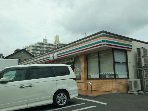 コンビニ　セブン-イレブン 大和中央５丁目店（コンビニ）まで295m