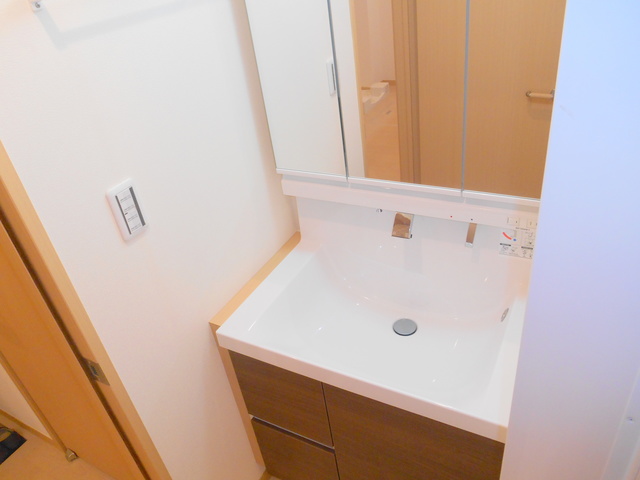 洗面設備　独立洗面台（同タイプ参考写真）