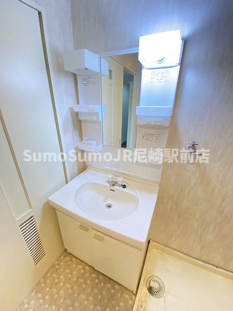 洗面設備　脱衣スペースもあります