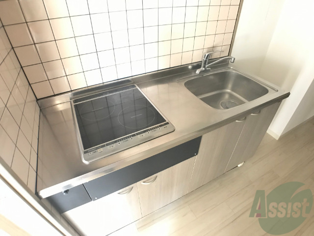 キッチン　キッチンは使いやすいサイズ感になっていますね。