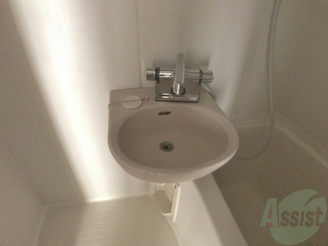 洗面設備　洗面台は浴室内にあります。掃除が楽そうですね。