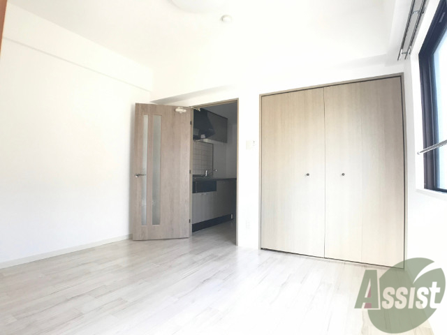 居室・リビング　リビングは日当たりも良くお部屋を明るく照らしてくれますね。