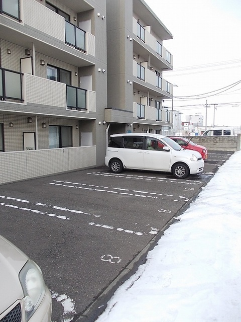 駐車場　ロードヒーティング付き♪