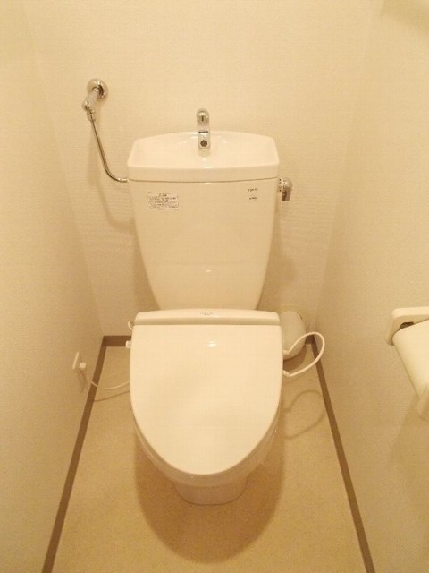 トイレ　暖房便座です♪