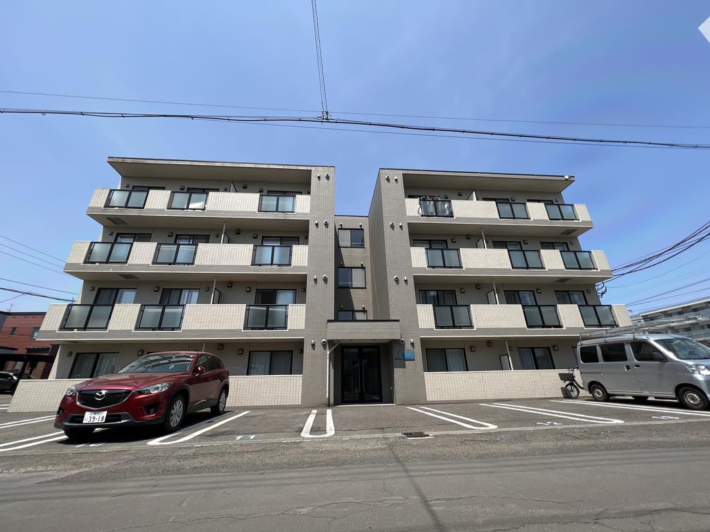 建物外観　国道5号線沿いのマンションです♪