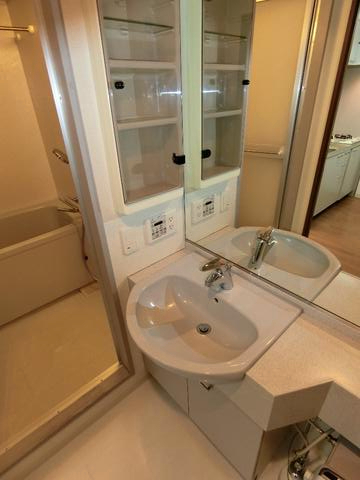 洗面設備　洗面所です