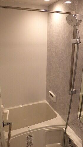 バス・シャワールーム　浴室　※同タイプ（202号室）…?