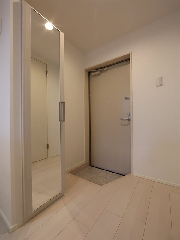 玄関　玄関　シューズボックス（収納充実してます）同型写真