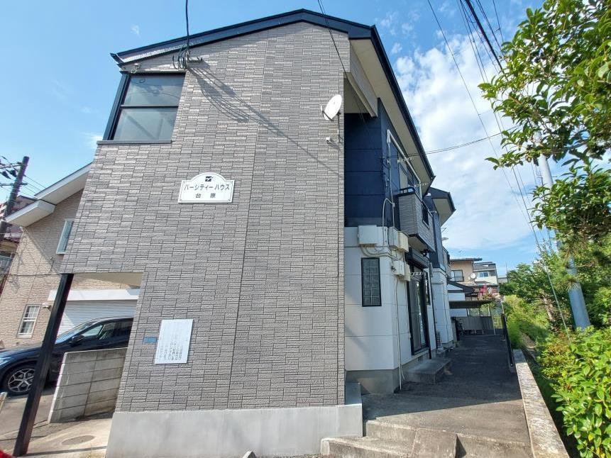 建物外観　「バーシティハウス台原」外観写真