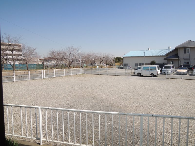 バルコニー　日当たりの良いテラス