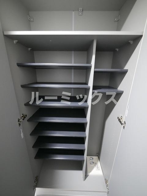 玄関　現状優先です