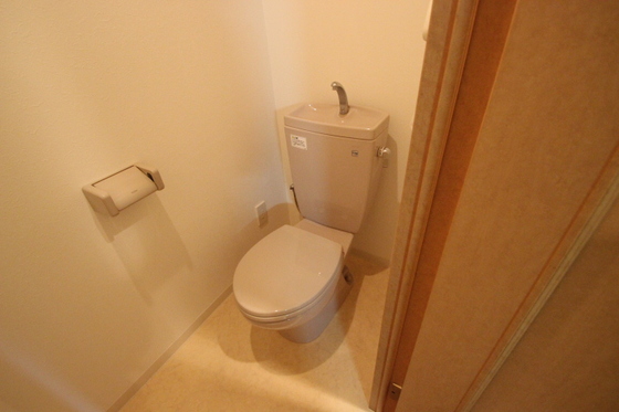 トイレ　※別部屋の写真です