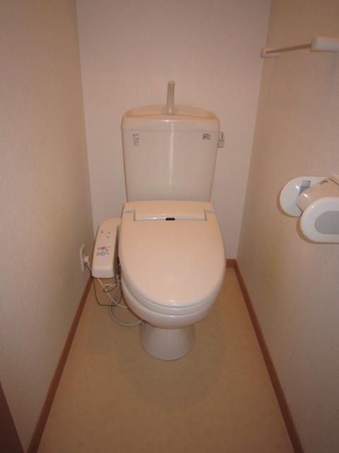 トイレ　温水洗浄便座
