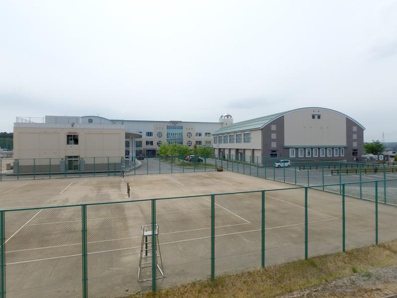 中学校　白山台中学校（中学校）まで650m