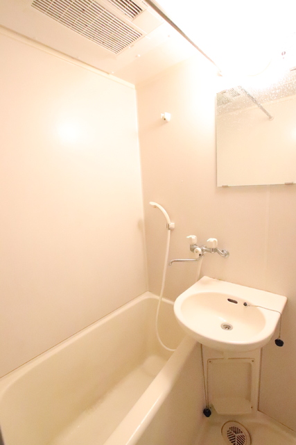 バス・シャワールーム　バス♪