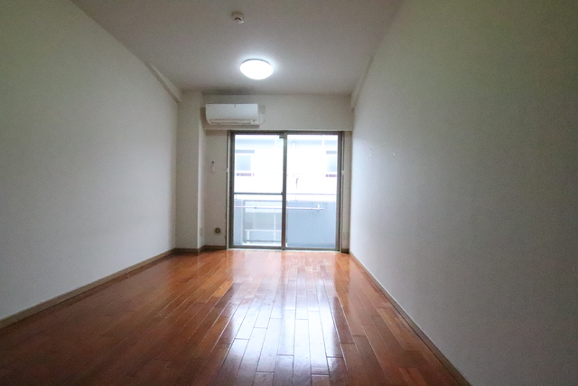 居室・リビング　※照明は設備ではありません