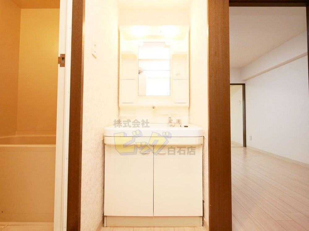 洗面設備　シャンプードレッサー完備♪