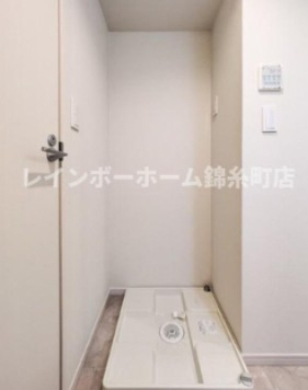玄関　建築中のため同管理会社別部屋参考写真となります。