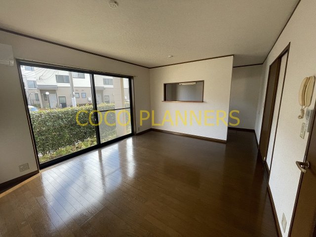 居室・リビング　※別号室の写真です。現況優先となります。