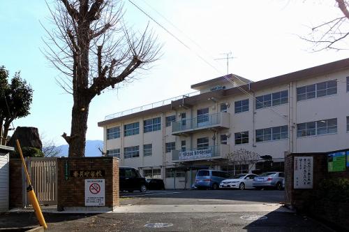 中学校　北九州市立香月中学校（中学校）まで1774m