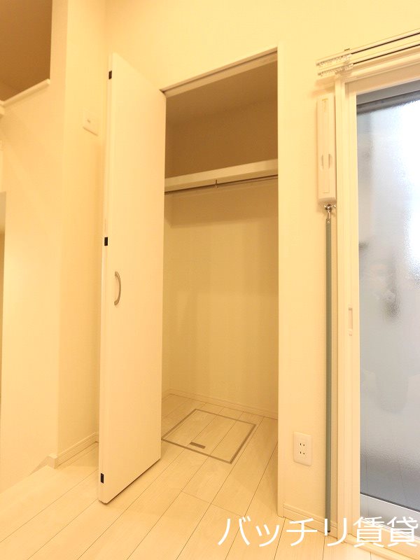 収納　別号室タイプの為、現状を優先致します。