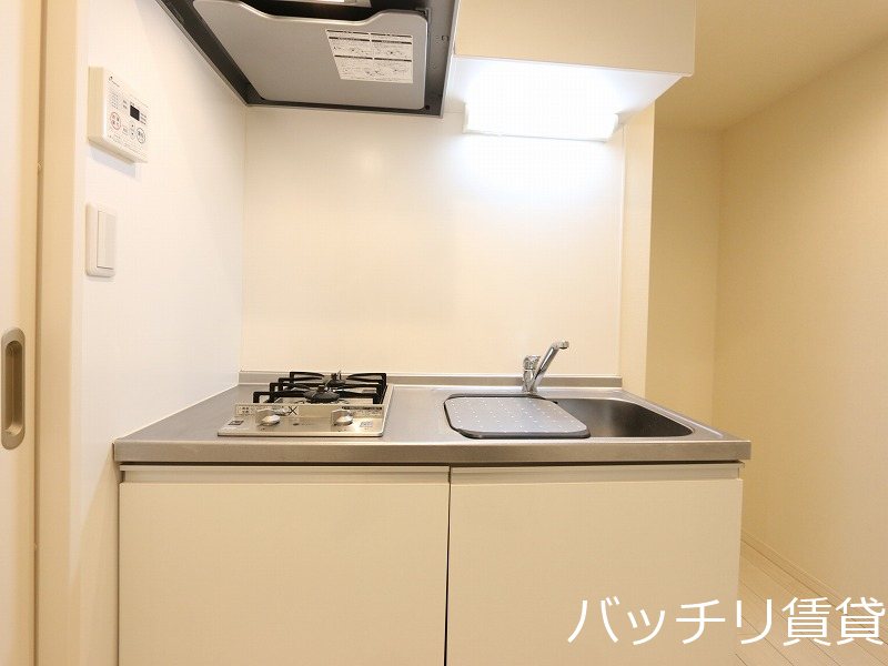 キッチン　別号室タイプの為、現状を優先致します。