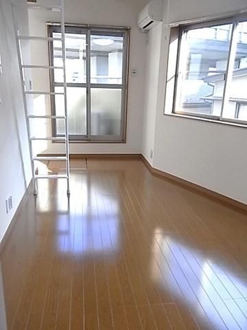 居室・リビング　★★２面採光で日当たり、風通り良し★★