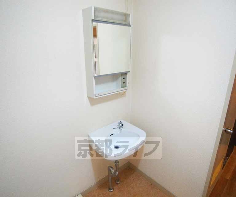 洗面設備　４０２号室写真です