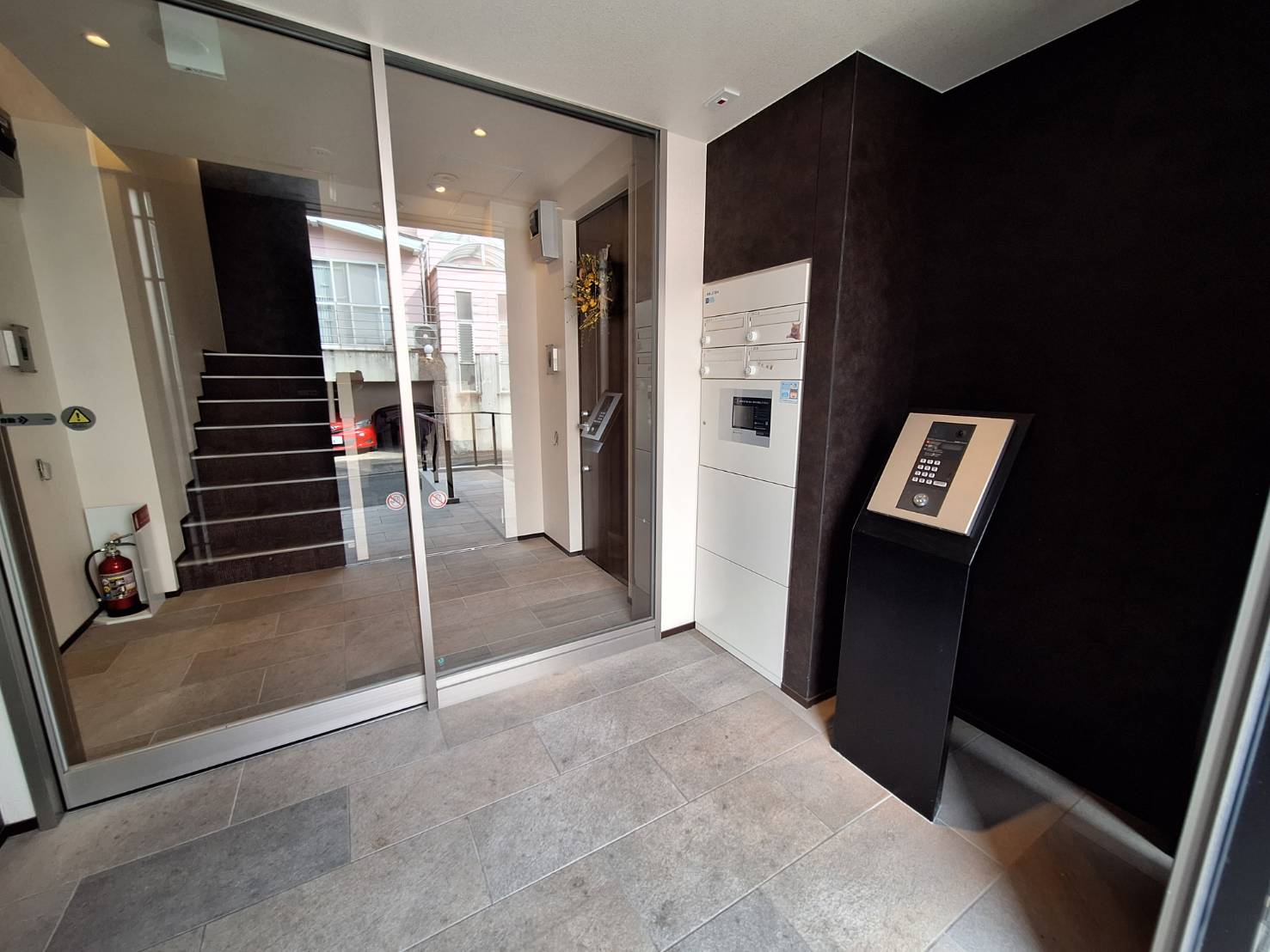 ロビー　★高級感のあるエントランス★