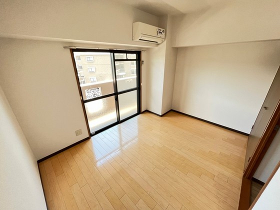 居室・リビング　※別部屋の写真です