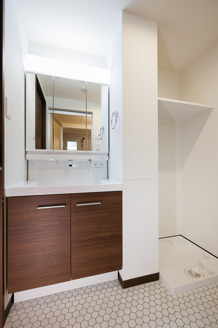 洗面設備　※写真は同タイプ住戸です。